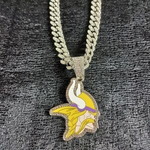 NFL Minnesota Vikings 20 Inch Necklace Pendant Cuban Chain Link Football Jewelry
